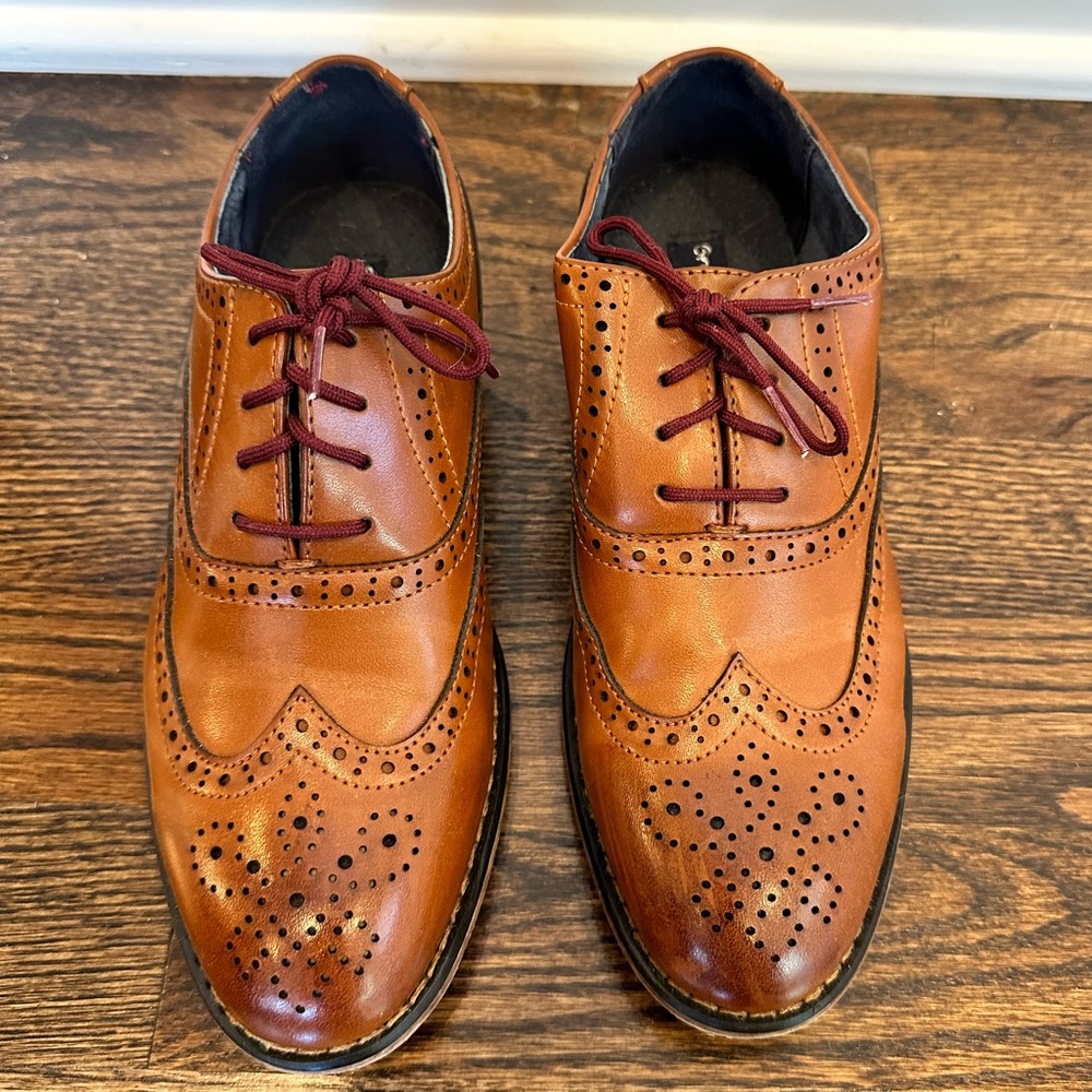 Bruno Marc boys dress shoes, size 2